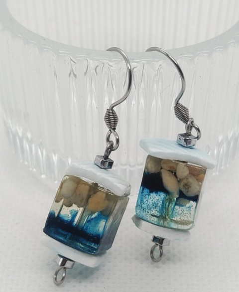 Kamykbijoux.pl – kolczyki Kamyk Bijoux, kolczyki z żywicy epoksydowej, kolczyki handmade, kolczyki ze stali chirurgicznej Kamykbijoux.pl – kolczyki Kamyk Bijoux, kolczyki z żywicy epoksydowej, kolczyki handmade, kolczyki ze stali chirurgicznej