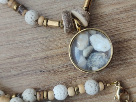 Kamykbijoux.pl – naszyjnik Kamyk Bijoux,wisiorek z żywicy epoksydowej, naszyjnik handmade, naszyjnik ze stali chirurgicznej