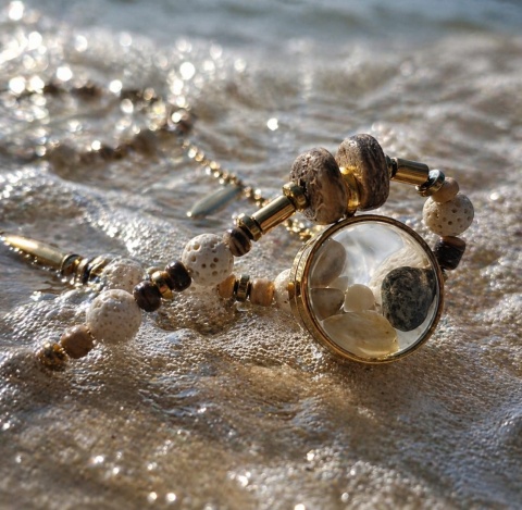 Kamykbijoux.pl – naszyjnik Kamyk Bijoux,wisiorek z żywicy epoksydowej, naszyjnik handmade, naszyjnik ze stali chirurgicznej