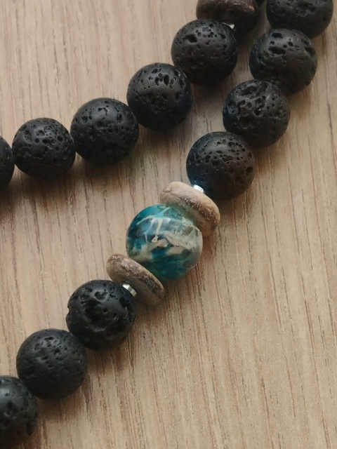 Kamykbijoux.pl – naszyjnik Kamyk Bijoux,wisiorek z żywicy epoksydowej, naszyjnik handmade, naszyjnik ze stali chirurgicznej