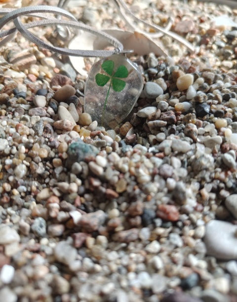 Kamykbijoux.pl –  naszyjnik Minecraft, naszyjnik Kamyk Bijoux, naszyjnik z żywicy epoksydowej handmade, sea glass