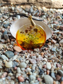 Kamykbijoux.pl – wisior, SUP, surf, naszyjnik Kamyk Bijoux, wisior Kamyk Bijoux, zawieszka z żywicy epoksydowej handmade